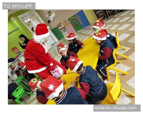 费兰勇敢挑战寒冬晒雪中赤身照庆祝圣诞节欢乐时刻